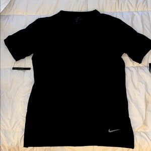 Nike slim fit black shirt sleeve t-shirt